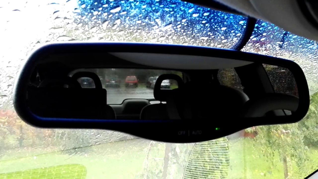 Jak działa elektryczne lusterko fotochromatyczne / elektrochromatyczne