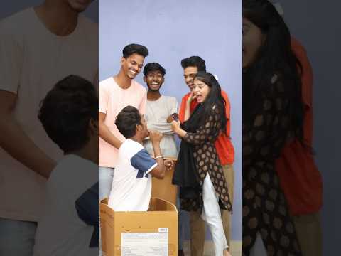 Surprise Gift🎁 GF Reaction🤣#shorts