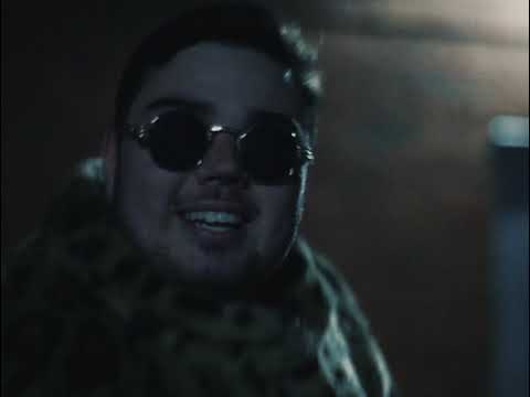 RILEY - OFF WHITE (feat. Grey Zeigler)