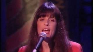 THE ROCHES-'BIG NUTHIN'+'CLOUD DANCING'-THE LATE SHOW-BBC 2-1990