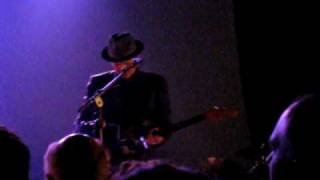 PJ Harvey &amp; John Parish Un Cercle Autour Du Soleil INTRO live in Paris bataclan 17/05/09
