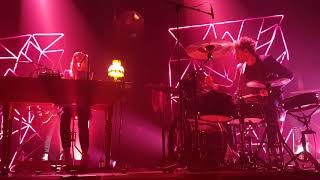 Cats On Trees - Keep On Dancing