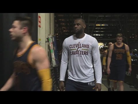 Cavs' Disappointing Walk to the Locker Room | Cavaliers vs Warriors | Game 2 | 2016 NBA Finals