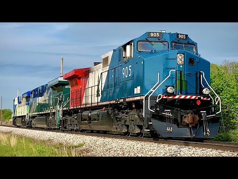 GECX #905 Christmas Paint Leads Trio of GE Paint Engines on the Test Train!