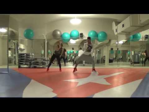 Gente de Zona ft Henry Santos & Maffio Ella Me Dijo