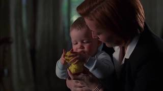 Theresa Hoese parle des multiples enlvements aliens de son mari et Mulder regarde Scully jouer avec un bb (VOST)