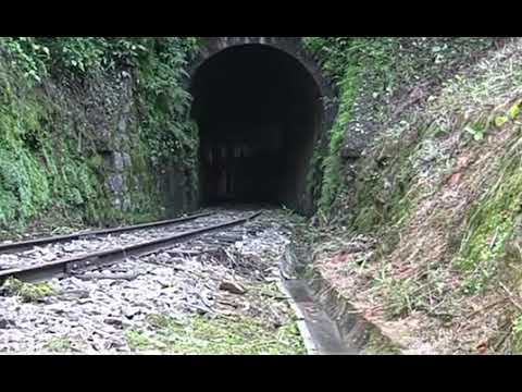 Maria fumaça saindo do túnel #train