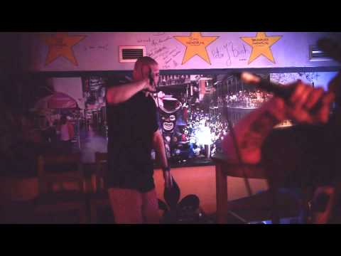 Żulik LF ft. Smoker - Dezerter (live)