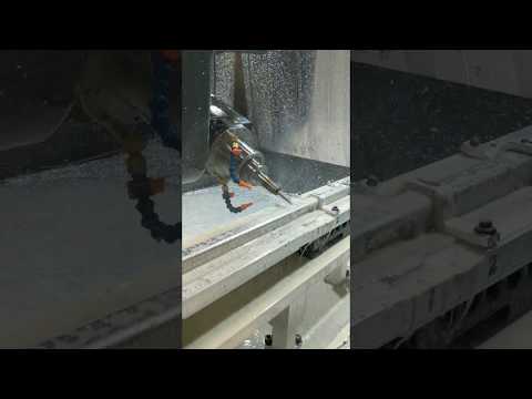 HAAS CNC GM-2-5AX G234 Cutting Aluminum