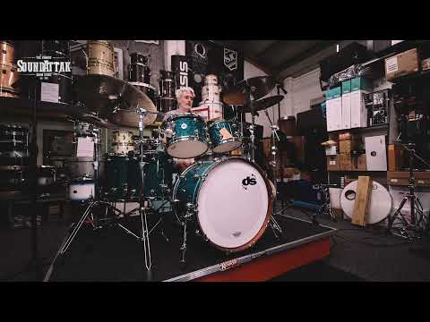 DS Rebel Custom Shop Maple:Walnut shells  Aqua over Bubble Maple finish