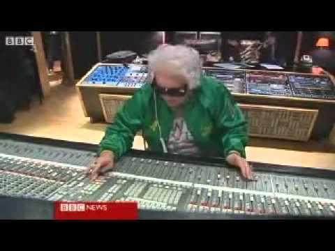Must watch - World Famous Dj Ruth flowers is a pensioner