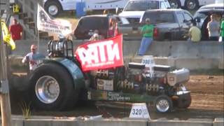 preview picture of video 'MODIFIED TRACTORS LONDON, OH REGION II NTPA PULL 2012'