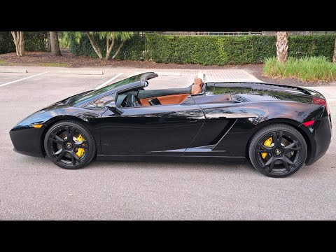 2006 Lamborghini Gallardo Spyder Top going down