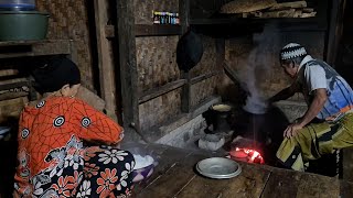 Download lagu Hidup di desa, hujan deras di pedesaan, menginap di rumah warga mp3