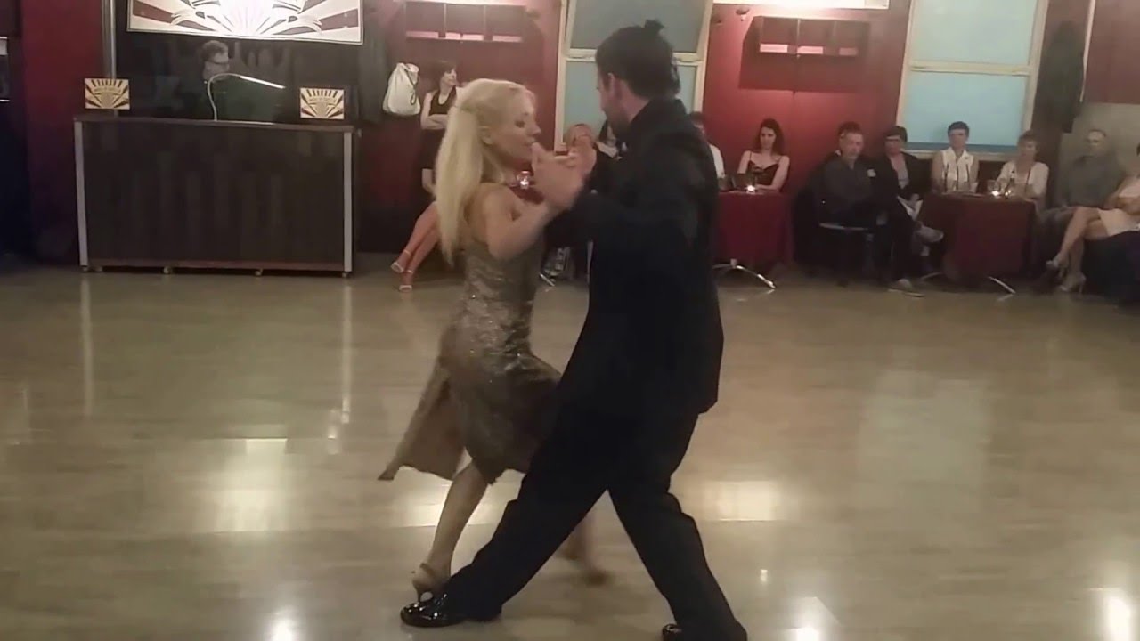 Matteo Antonietti y Ravena Abdyli ballano Pobre Flor @Milonga "la Tana" 6/5/2016   3-4