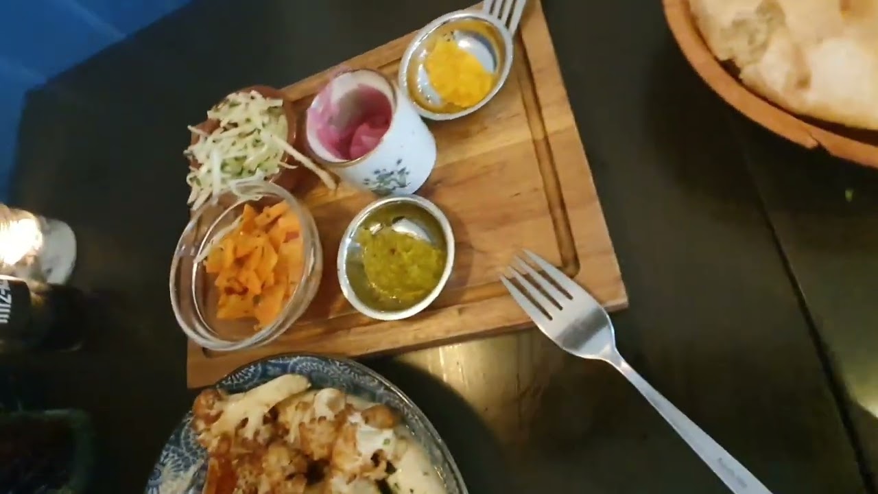 חומוס באמסטרדם זה רק D&A Hummus Bistro Amsterdam - חומוס עם תוספות, סביח כמו בארץ וסלטים מענגים