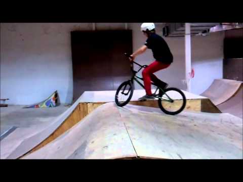 2 lines with Alex Leibrock at the new Flow Skatepark V3