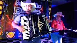 Diego Rocha Sanfoneiro Tocando Xote Voninho dois pra lá e dois pra cá e baile Gaúcho CLEN Natividade