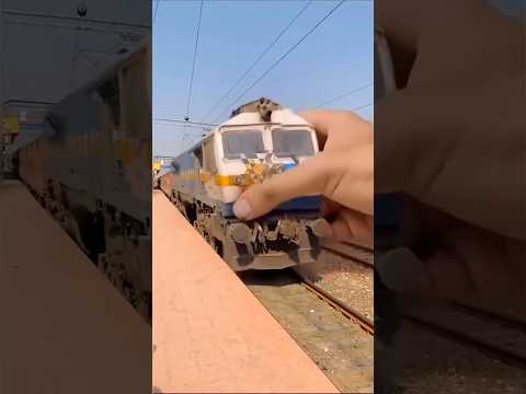 Ahmed Me Train Ko Khilona Hi Bana Diya 🤪😂 #shorts