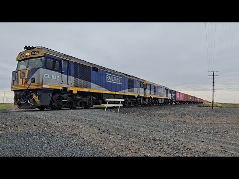 9721V SCT down "Dooen Express" (GL102, GL105, 40W), Melbourne to Dooen, 1345, 28/11/25, Jung VIC 