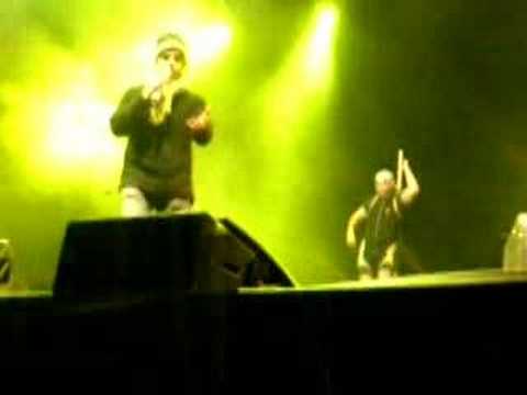 Elio e le storie tese con Mangoni lapdancer