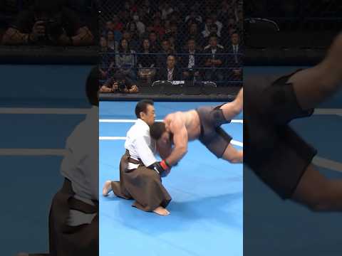 【幻の握手落とし炸裂！】合気道師範 vs 重量級格闘家 #mma #aikido #異種格闘技戦 #PhantomHandshake