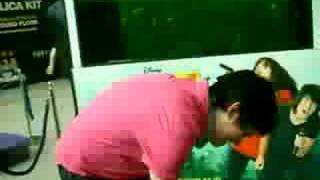 brad kavanagh sings the first line of wylmite