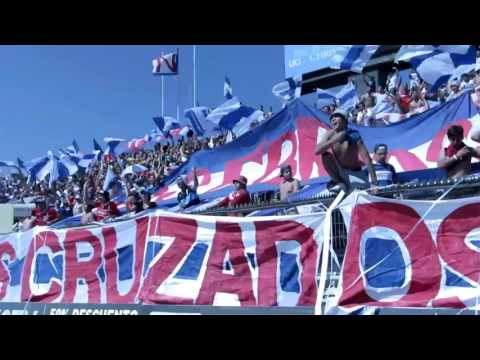 "BANDERAZO "Porque es una locura total" UC - CC CLAUSURA 2015-16" Barra: Los Cruzados • Club: Universidad Católica