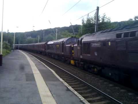 37676 & 37685 at Keighley.