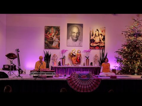 Klangyogastunde mit Madhuka - Yoga Vidya Live,  24.12.2022, 09:15 Uhr