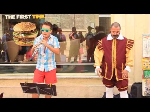 Malta Street Music ( Ave Maria - Schubert ) oboe and opera singer