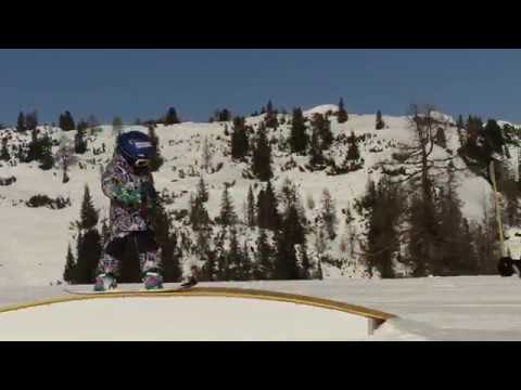 the snowboarding family: kids' funpark session Zauchensee