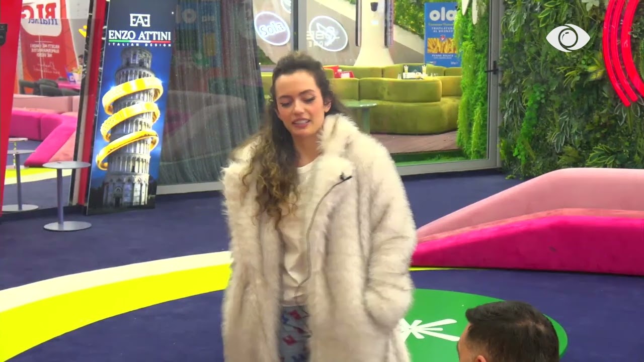 “Ti ke ndjenja të tjera, unë…”/ Rogerti diskuton me Livian: Ata më zënë vendin, ti…