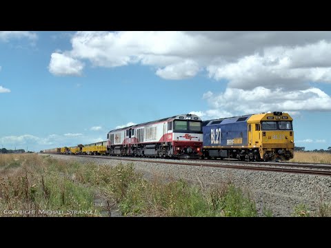 7MA9 SCT Freight Train Passes Pacific National Grain Train (5/2/2022) - PoathTV Australian Railways
