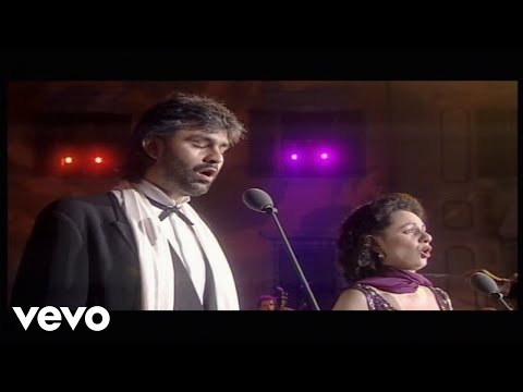 Andrea Bocelli - O Soave Fanciulla (Live From Piazza Dei Cavalieri, Italy / 1997)