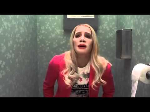 Feketék fehéren jelenet egy youtube original