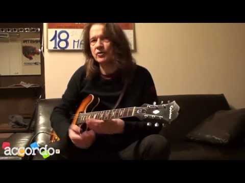 Free Guitar lesson: Robben Ford - "Blues Phrasing"