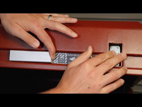 How to install a lock on a Crescent JOBOX Storage Chest | Crescent Tools