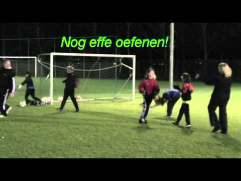 Hekelingen E7 tegen de ouders (13-12-2011).mpg