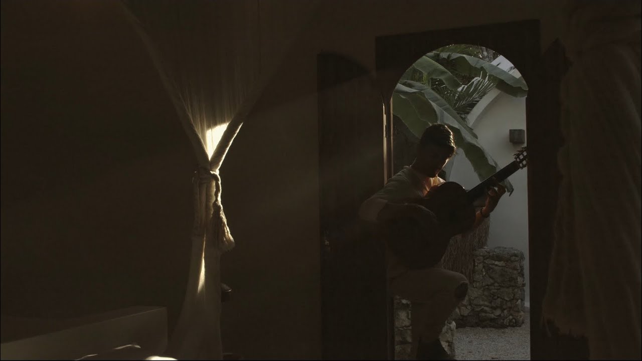 Promotional video thumbnail 1 for Romantic Guitar