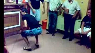 preview picture of video 'U brasiliano fa 'a capoeira'