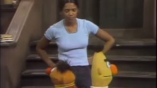 Sesame Street: Ernie and Bert Split Up (HQ) (1974)