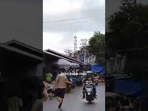 Suasana Pasar Purwodadi Arga Makmur, sehari jelang lebaran 