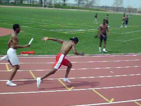 How to do a 4X100m Relay Pass #short