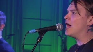 Download lagu Blink 182 - I Miss You (acoustic) live (2016, BBC Rock All Dayer) mp3
