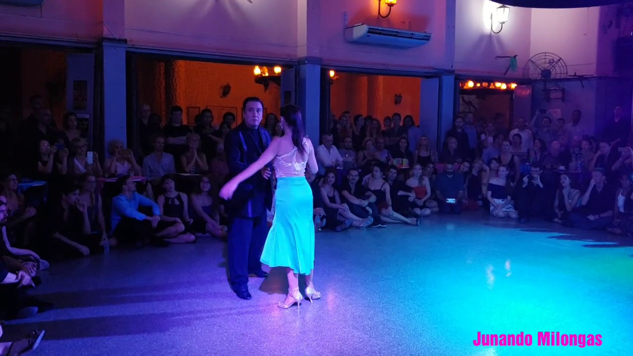 MARIANO "CHICHO" FRUMBOLI & MOIRA CASTELLANO 02/05