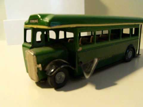OLD VINTAGE TRI-ANG TIN PLATE CLOCKWORK MINIC GREEN LINE BUS COACH TOY RARE!