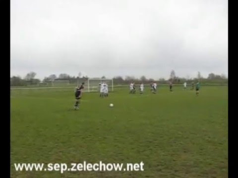 2008.04.20 Sęp Żelechów - Victoria Kałuszyn: rzut wolny w wykonaniu Victorii