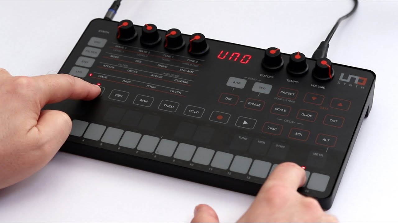 IK Multimedia UNO Analog Synth