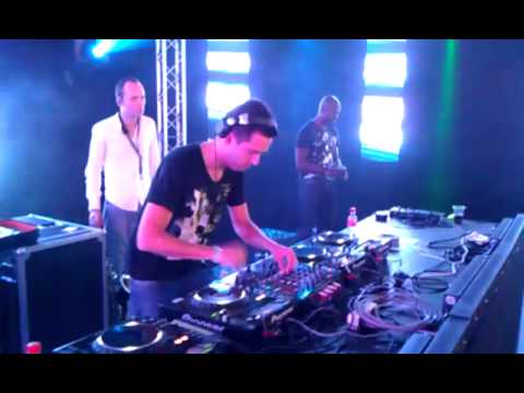 DJ Licious & Sakso @ House Clubbing 2011 - Versuz Essentials
